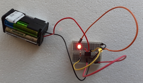 ATtiny85 running off batteries