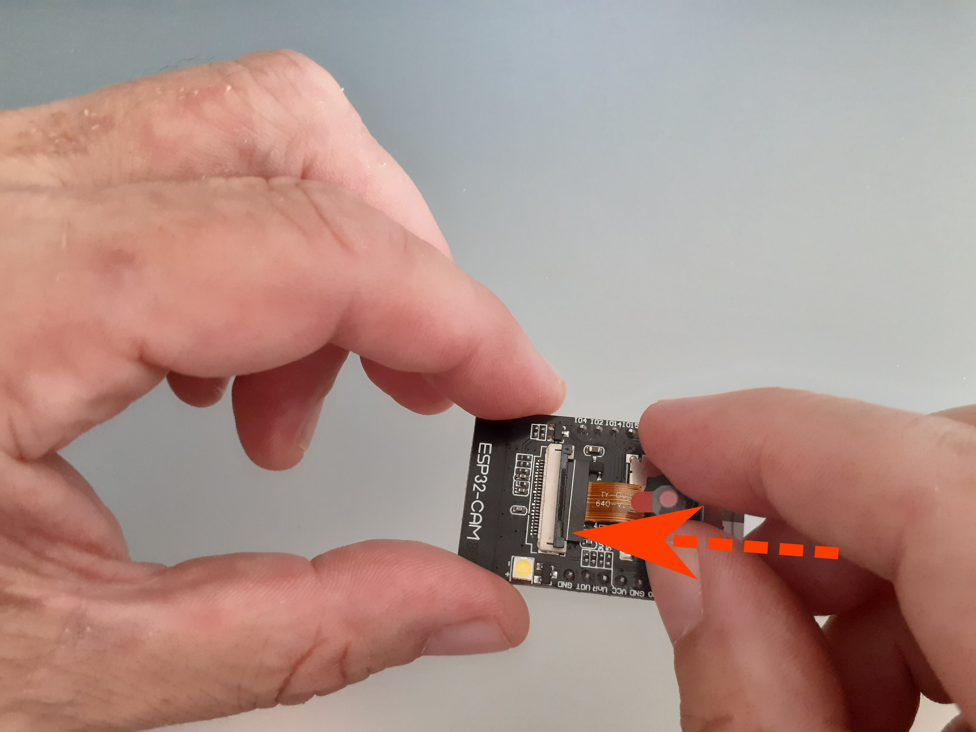 How to place the OV2640 camera into the AI Thinker FPC connector