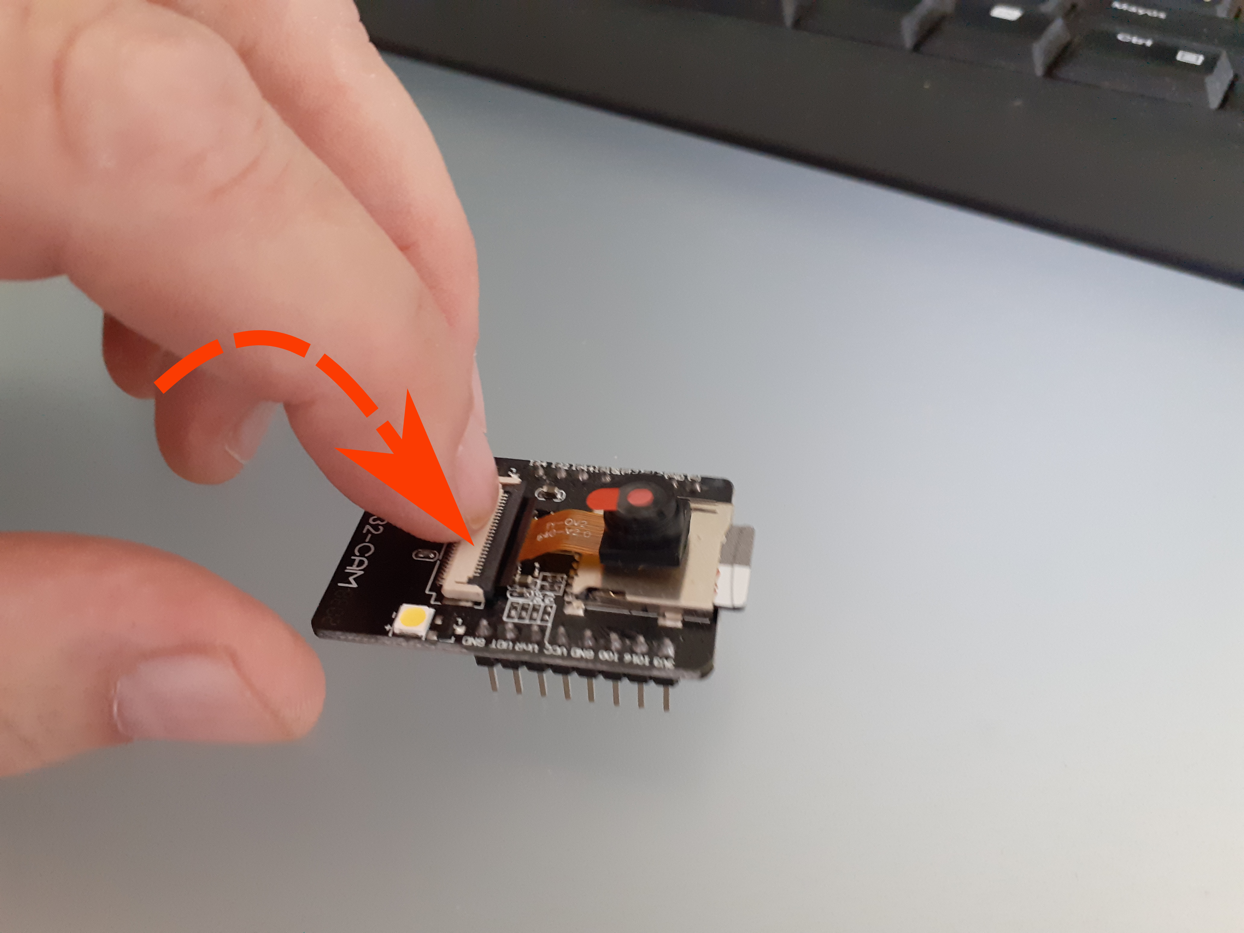 How to close the AI Thinker FPC camera connector